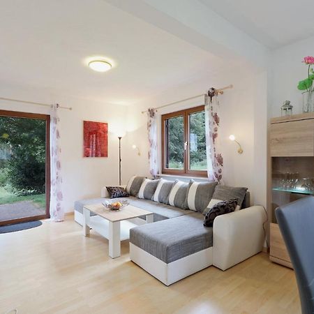Seepark Kirchheim Ferienhaus Bei Vera Mit Sauna Экстерьер фото