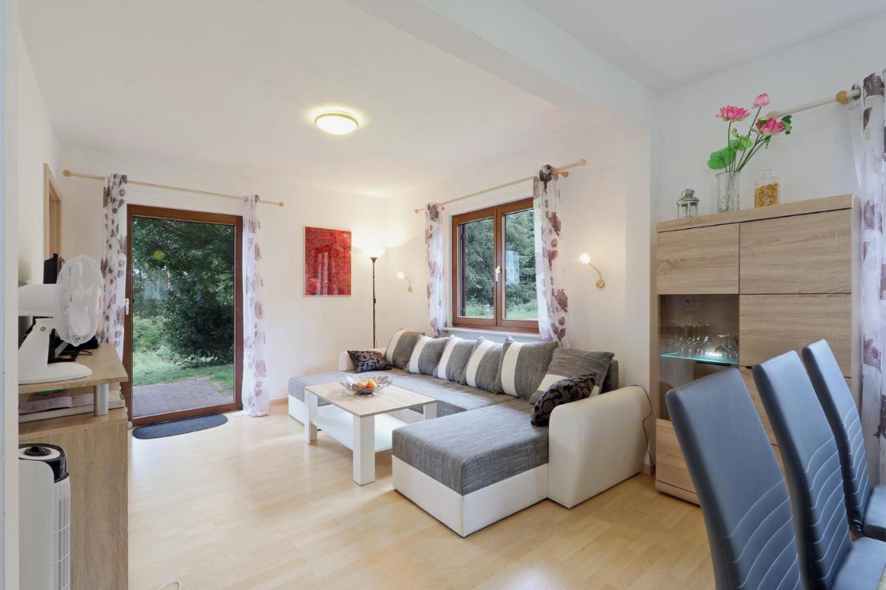 Seepark Kirchheim Ferienhaus Bei Vera Mit Sauna Экстерьер фото