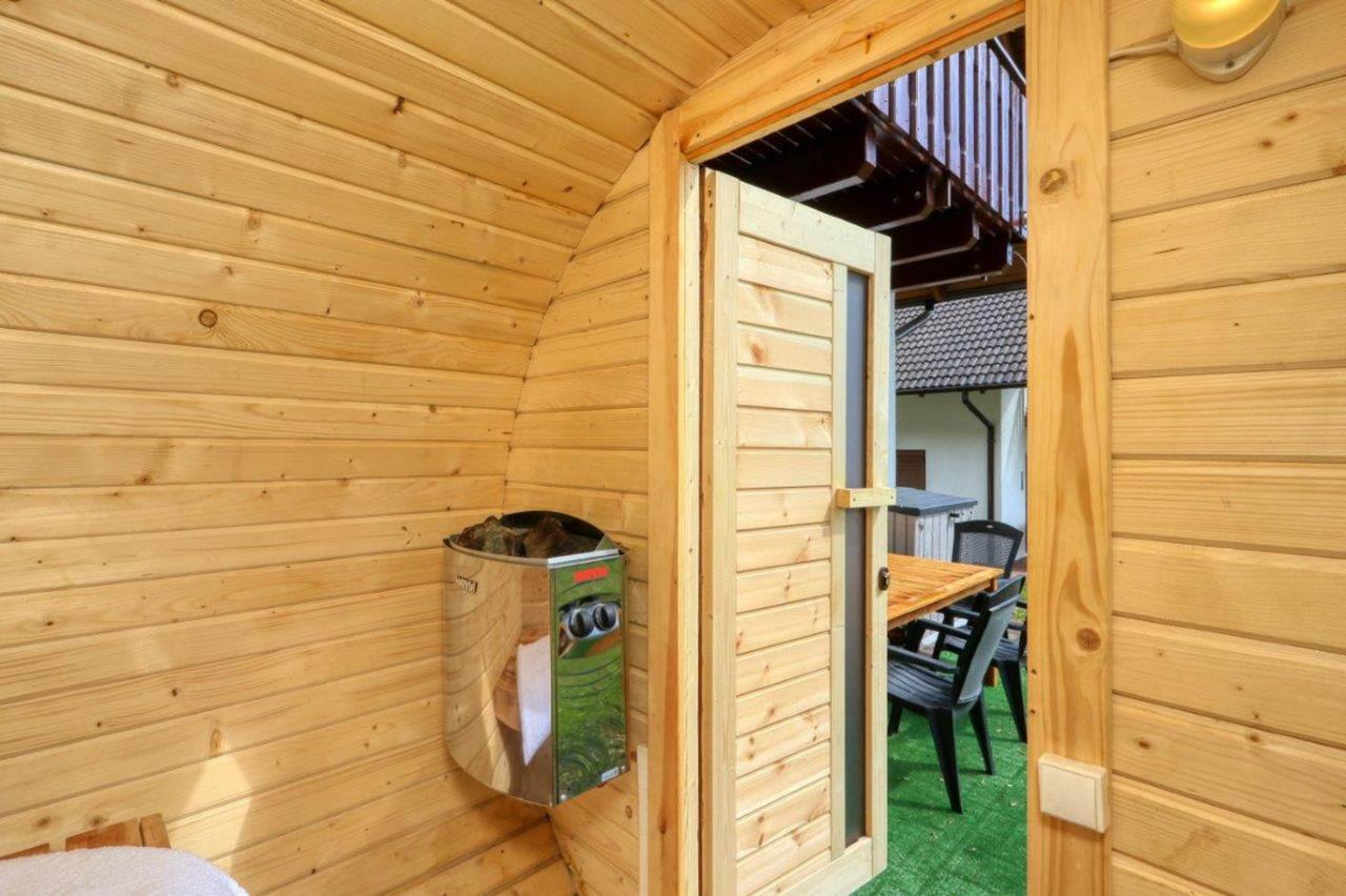 Seepark Kirchheim Ferienhaus Bei Vera Mit Sauna Экстерьер фото